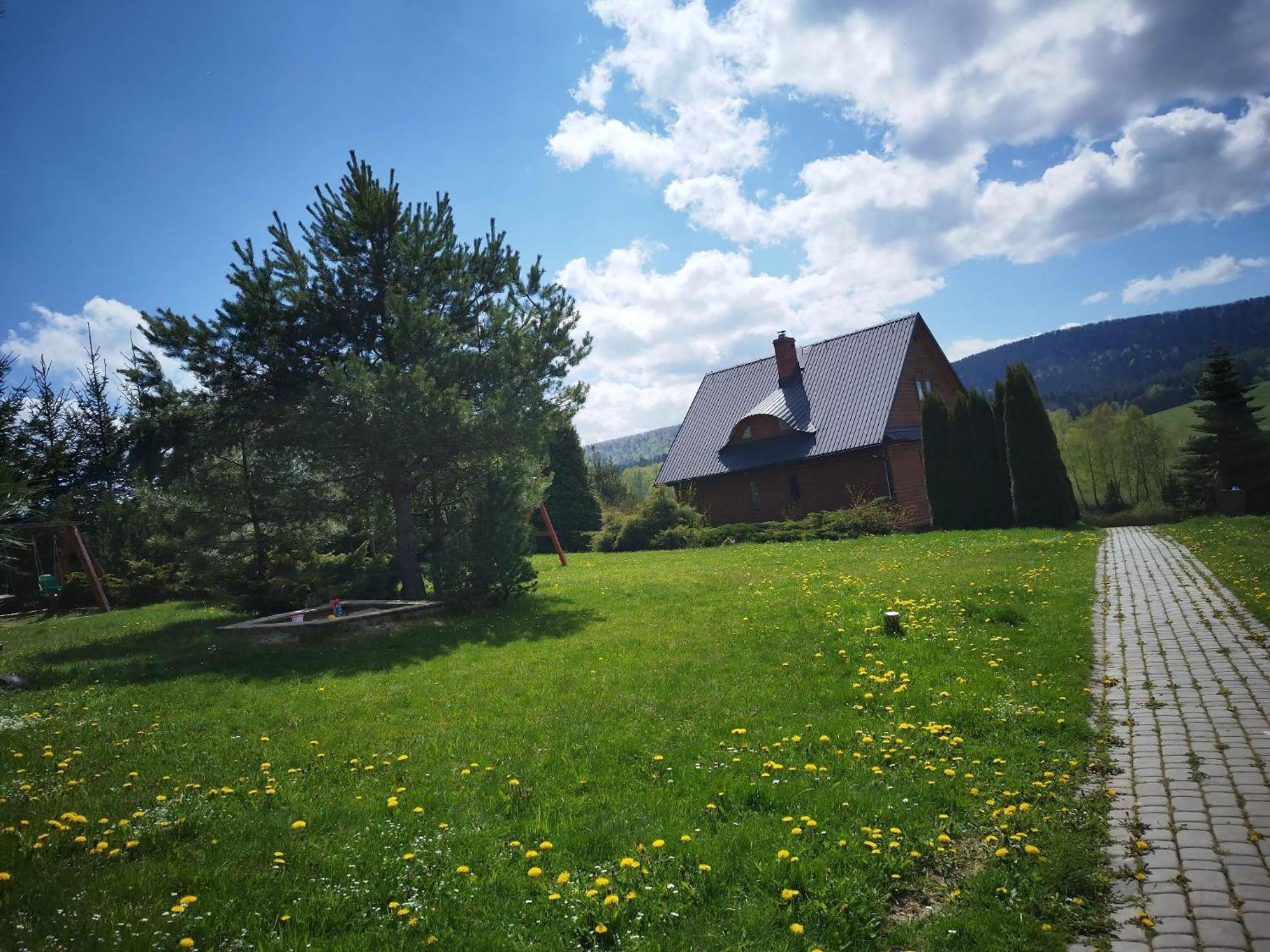 Bieszczadzki Osrodek Wypoczynkowo Konferencyjny Danfarm Hotel Ustrzyki Dolne Exterior photo