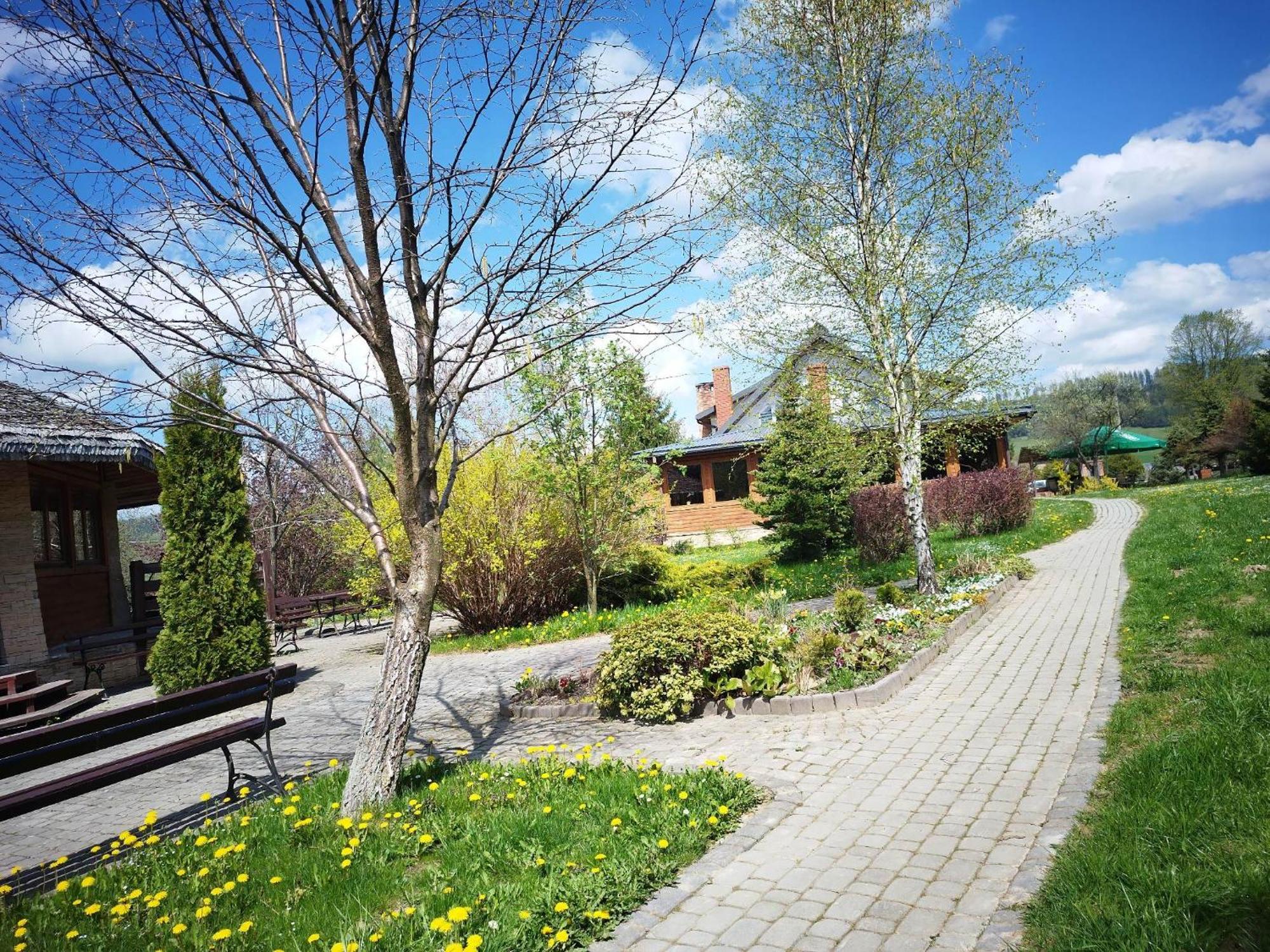 Bieszczadzki Osrodek Wypoczynkowo Konferencyjny Danfarm Hotel Ustrzyki Dolne Exterior photo