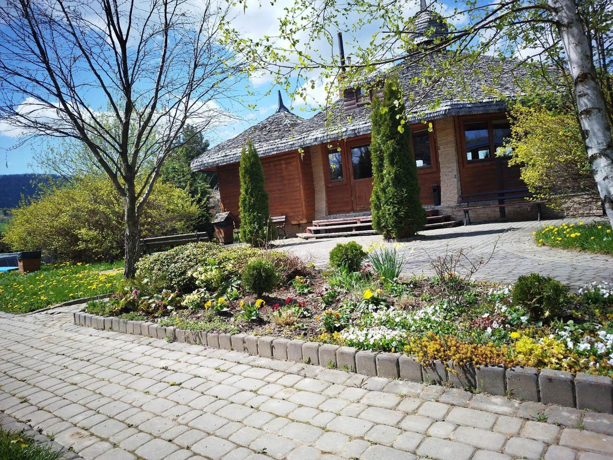 Bieszczadzki Osrodek Wypoczynkowo Konferencyjny Danfarm Hotel Ustrzyki Dolne Exterior photo