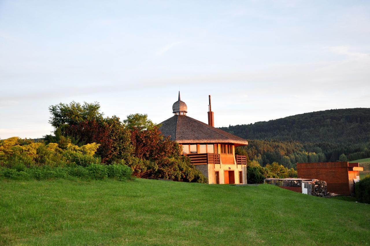 Bieszczadzki Osrodek Wypoczynkowo Konferencyjny Danfarm Hotel Ustrzyki Dolne Exterior photo