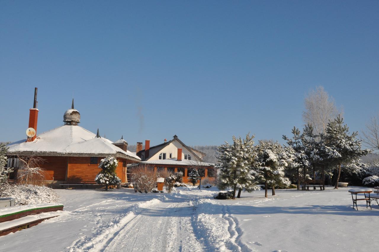 Bieszczadzki Osrodek Wypoczynkowo Konferencyjny Danfarm Hotel Ustrzyki Dolne Exterior photo