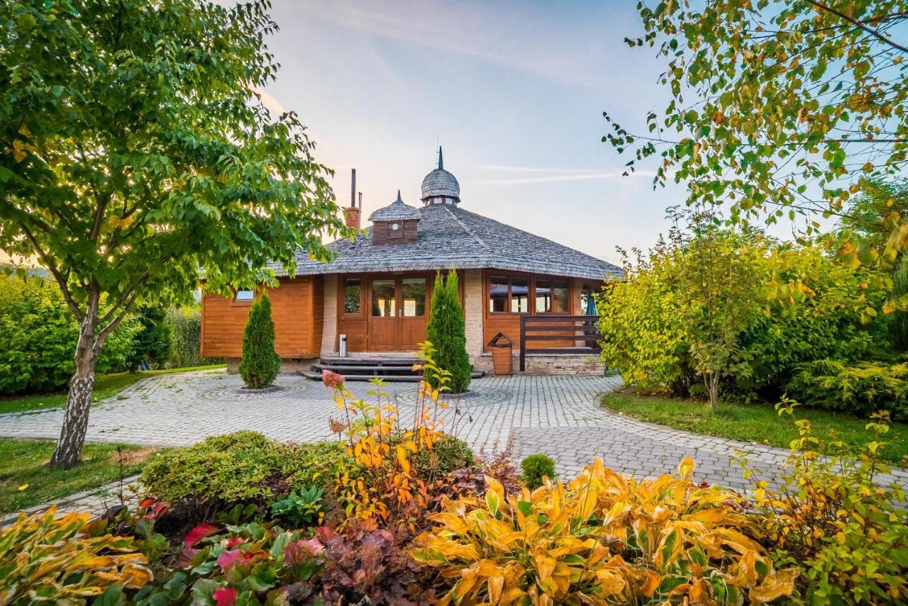 Bieszczadzki Osrodek Wypoczynkowo Konferencyjny Danfarm Hotel Ustrzyki Dolne Exterior photo